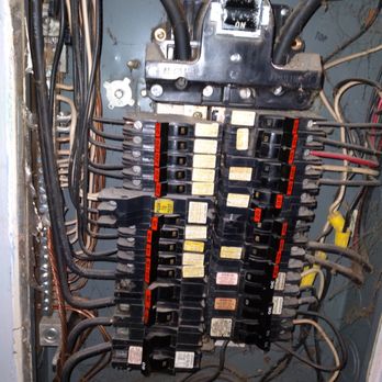 C E Harris Electric - Poor connection where the circuit breaker attached to the panel busbar assembly can result in bad connections - some brands were prone to it - Electricians Near Me C E Harris Electric - Poor connection where the circuit breaker attached to the panel busbar assembly can result in bad connections - some brands were prone to it - Electricians Near Me
