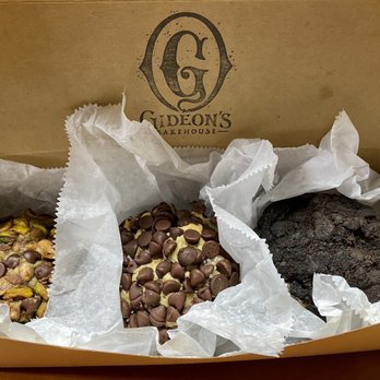 Gideon's Bakehouse - Pistachio Toffee Chocolate, Original Chocolate Chip, Cookies and Cream - Bakeries Near Me - Orlando, Florida Gideon's Bakehouse - Pistachio Toffee Chocolate, Original Chocolate Chip, Cookies and Cream - Bakeries Near Me - Orlando, Florida