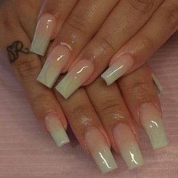 This are the nails I want it and I showed him This are the nails I want it and I showed him