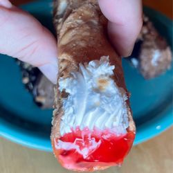 Russo Pastry Shop - Lemon Cheesecake Canoli