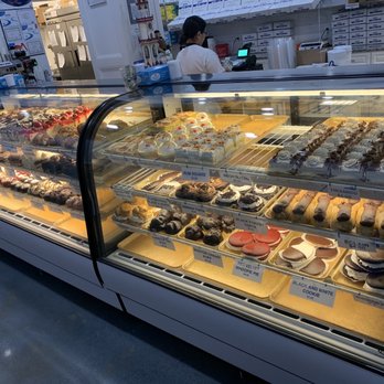 Mike's Pastry - Bakeries Near Me - Somerville, Massachusetts