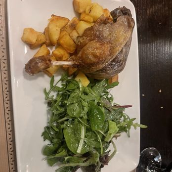 Le Petit Cler - Duck confit - Bistros Near Me - Paris, 75