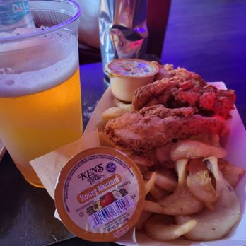Buckhead Theatre - VIP lounge hand breaded chicken tenders! Excellent! - Music Venues Near Me - Atlanta, Georgia