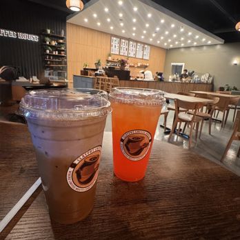 Claypot Coffee House - Lemonade and Ube Latte - Cafes Near Me - Indianapolis, Indiana Claypot Coffee House - Lemonade and Ube Latte - Cafes Near Me - Indianapolis, Indiana