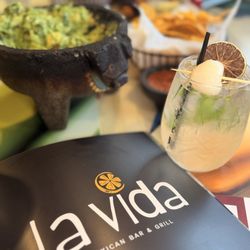 La Vida Mexican Bar & Grill - Lyche Oasis, Guac and dips