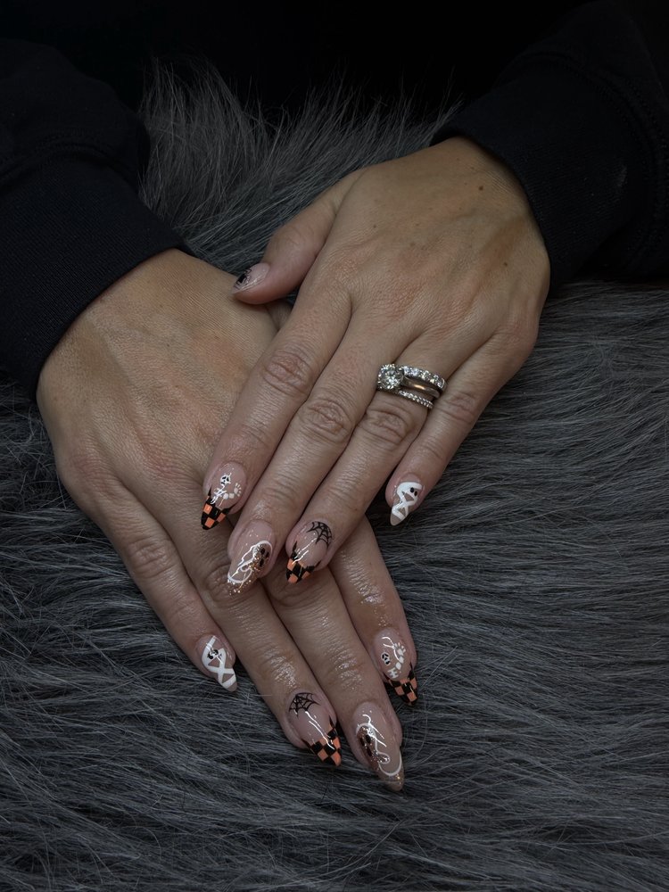 LS Nails and Spa Logo