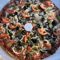 Ameci Pizza Kitchen - Santa Paula - Best pizza in Santa Paula by far. Stopped by and grabbed two pizzas on the fly for dinner tonight and the crew and service was amazing