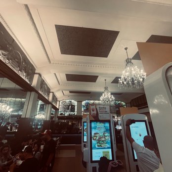 McDonald's - Burgers Near Me - Porto, 13
