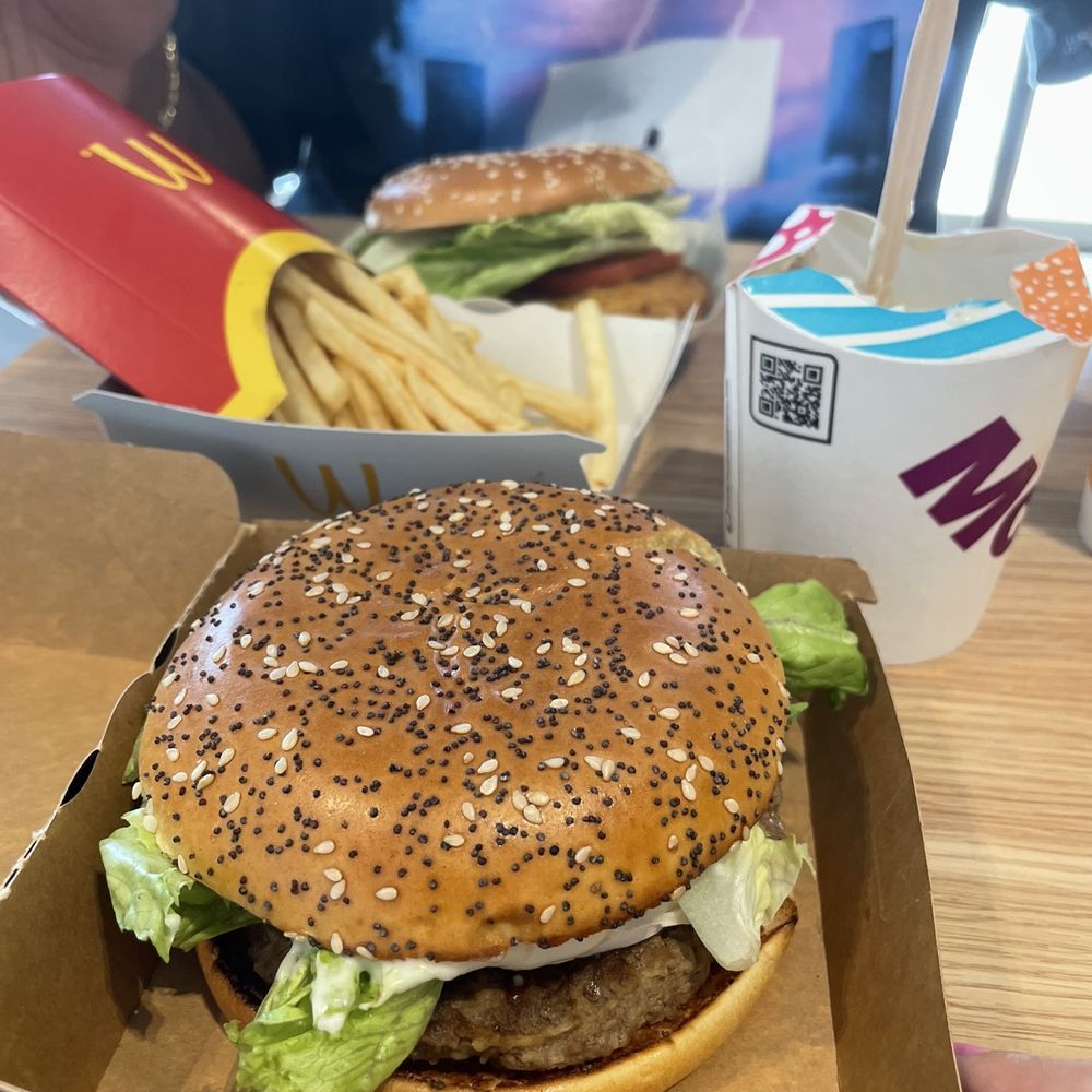 McDonald's - American Near Me - Barcelona, B