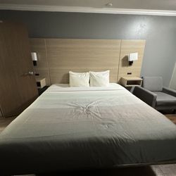 Quality Inn - Looks like someone stepped on bed leaving a deep indent