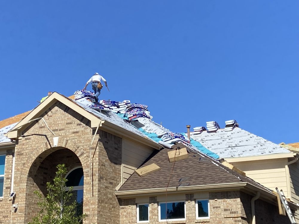 Slide of R&R Roofing