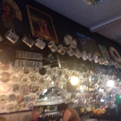 El Golfo - Wall covered with plates