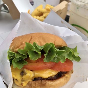 Shake Shack Aventura - Burgers Near Me - Aventura, Florida