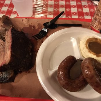 Black's Barbecue Lockhart - Barbeque Near Me - Lockhart, Texas