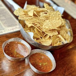 Alejandro's Grill & Cantina - Chips and salsa