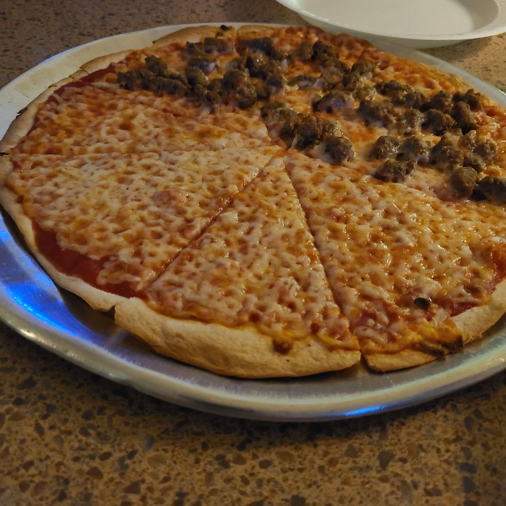 APOLLO PIZZA Updated September 2024 11 Photos & 11 Reviews 1834 Farragut Ave, Bristol