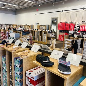 Dsw Shoe Company Designer Shoe Store Near Me DSW DESIGNER SHOE WAREHOUSE Updated December 2025 62 Photos 82  Reviews 6510 Canoga Ave, Canoga Park, California Shoe Stores Phone  Number Yelp