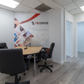 Truspine - Chiropractic Consultation and Exam Room - Chiropractors Near Me - San Francisco, California Truspine - Chiropractic Consultation and Exam Room - Chiropractors Near Me - San Francisco, California