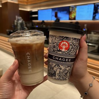 Chagee Modern Teahouse - peach oolong - Coffee & Tea Near Me - Brea, California Chagee Modern Teahouse - peach oolong - Coffee & Tea Near Me - Brea, California