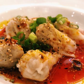 Momosan Ramen Boston - Spicy chicken wontons - Bars Near Me - Boston, Massachusetts