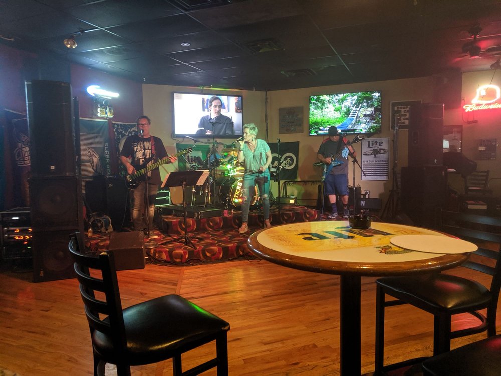 THE DISTRICT BAR & GRILL Updated September 2024 106 S Atlanta St