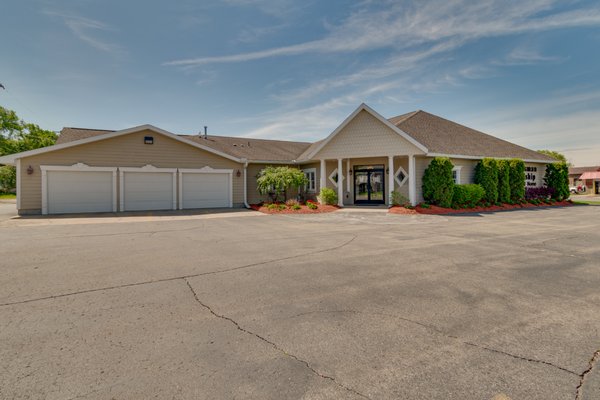 HITESMAN-HOLDSHIP FUNERAL HOME - Updated May 2026 - 11 Photos - 620 N