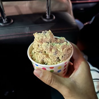 Cookie Dough Creations - Small Chocolate Chip Cookie Dough - Ice Cream & Frozen Yogurt Near Me - Naperville, Illinois