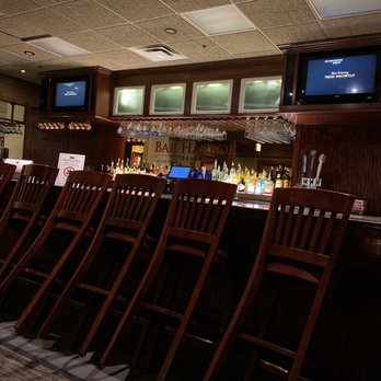 Red Lobster - The bar. - Seafood Near Me - Salem, Oregon