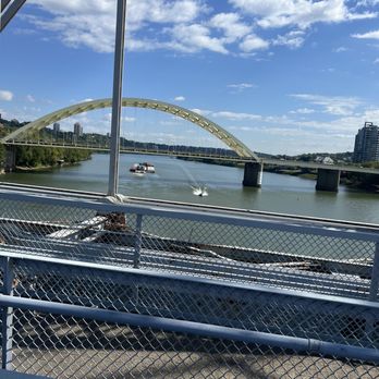 Purple People Bridge - Landmarks & Historical Buildings Near Me - Newport, Kentucky