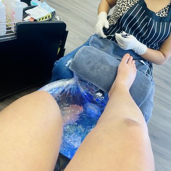 De Leon Nail Studio - Pedi - Nail Salons Near Me - Bastrop, Texas