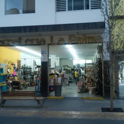 Ferretería La palma - De noche