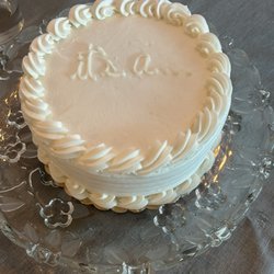 Big Apple Bakery - Gender reveal cake