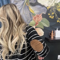 CAIT Salon - Hair extensions, hair cut, blonde, highlights, haircolor, gloss, hair salon