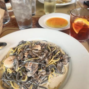 Maccheroni Republic - Bianchi and Neri - Italian Near Me - Los Angeles, California