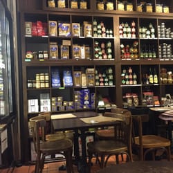 Gusto - Service table and epicerie  Just a place to visit !