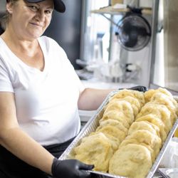 Mama Lidi's Food Truck