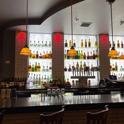 Da Vinci Ristorante - The lavish bar and great wood fired oven.