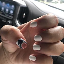 Ruby Nails - Gel Manicure with a shark
