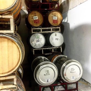 Lusso Della Terra - Wineries Near Me - Fiddletown, California