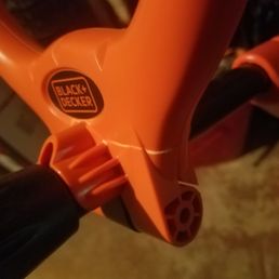 The plastic handle on this tiller cracked on both sides.