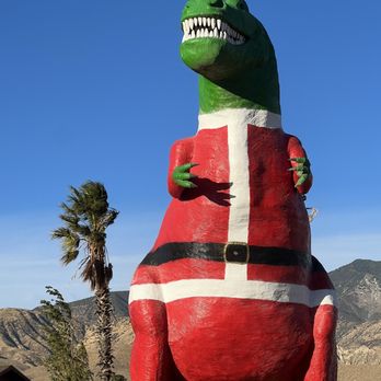 Cabazon Dinosaurs - Thanksgiving Day 2024 T-Rex Statue - Museums Near Me - Cabazon, California