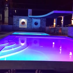 MO2 Westown Hotel - Nice pool but the ashtrays were dirty
