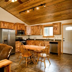 Brook Trout Inn - Creekside Cabin kitchen