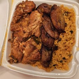 P 4. Pollo Guisado, Arroz con Gandules, Maduros P 4. Pollo Guisado, Arroz con Gandules, Maduros