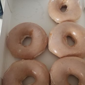 Krispy Kreme - Fresh or Not?? - Donuts Near Me - Chattanooga, Tennessee