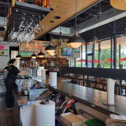 Hopdoddy Burger Bar - Great bar area and nice interior
