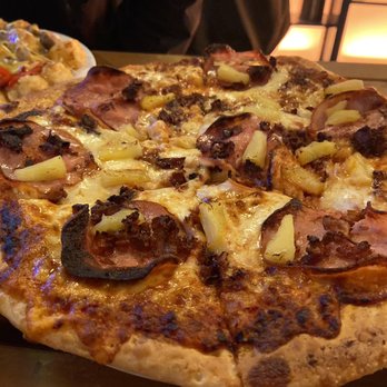 The Growler Guys - Aloha Hawaiian pizza - Beer Gardens Near Me - Seattle, Washington The Growler Guys - Aloha Hawaiian pizza - Beer Gardens Near Me - Seattle, Washington