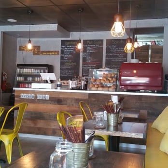 Ginger and Lemongrass - Restaurant interior... very cozy and inviting - Vietnamese Near Me - Whitestone, New York