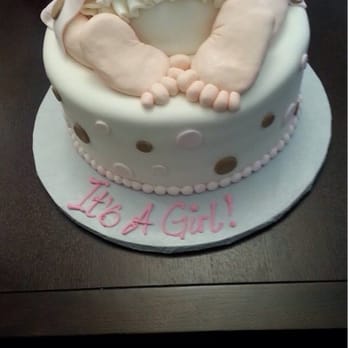 Roxy's Sweet Treats - White cake with fresh strawberries. Absolutely delicious - Bakeries Near Me Roxy's Sweet Treats - White cake with fresh strawberries. Absolutely delicious - Bakeries Near Me