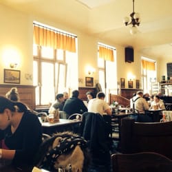 Restaurace u Bansethů a sousedský pivovar Bašta - Plno
